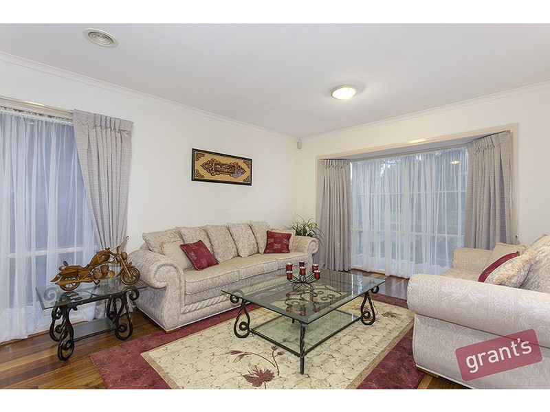 54 The Avenue, Narre Warren South VIC 3805