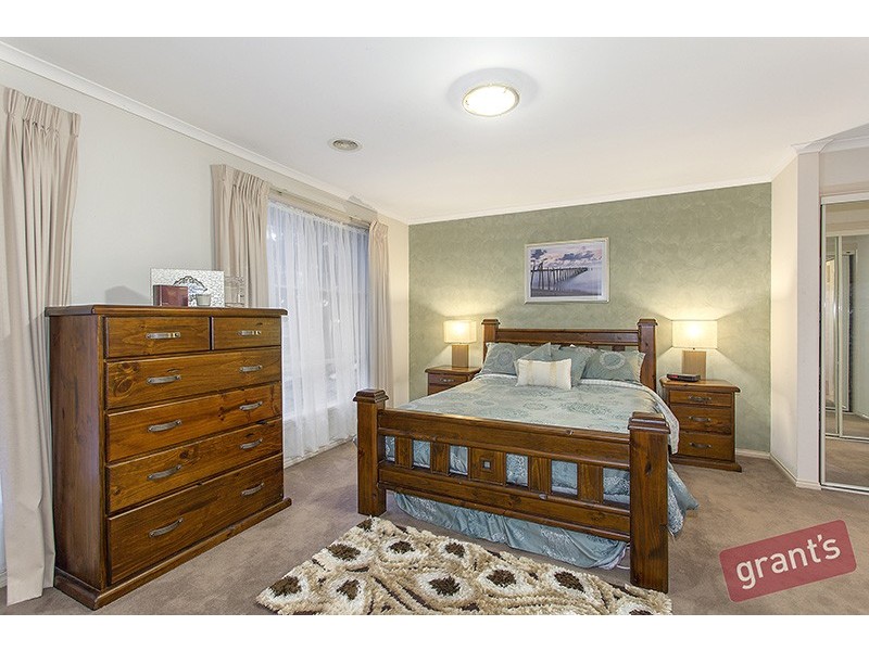 54 The Avenue, Narre Warren South VIC 3805