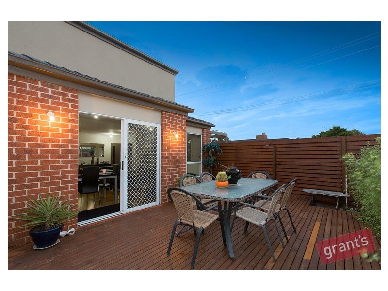 2/4 Young Road, Hallam VIC 3803