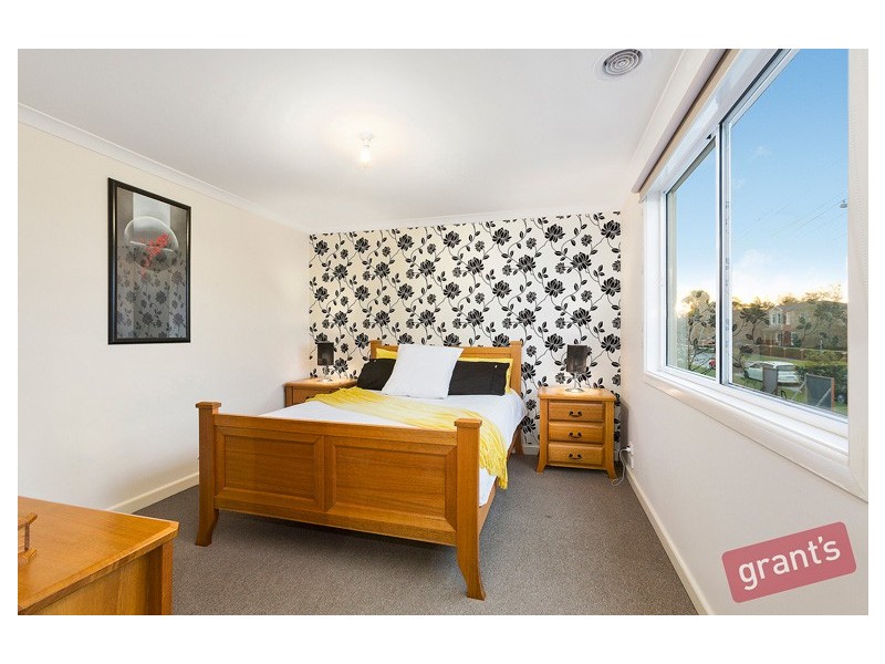 2/4 Young Road, Hallam VIC 3803
