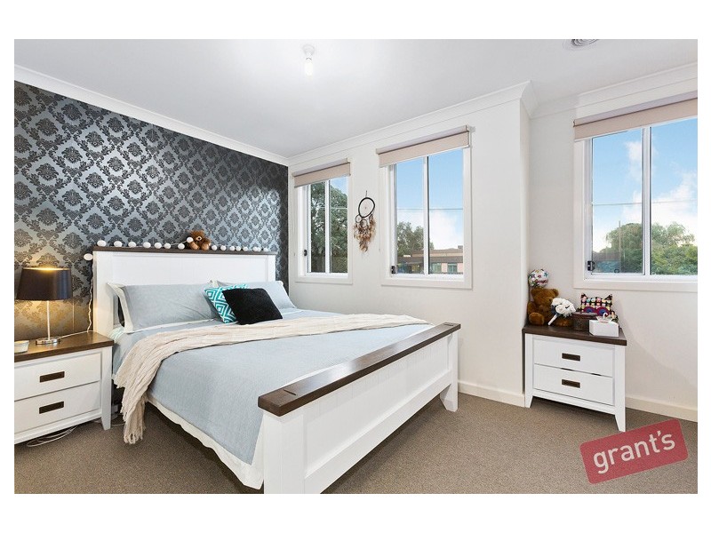 2/4 Young Road, Hallam VIC 3803