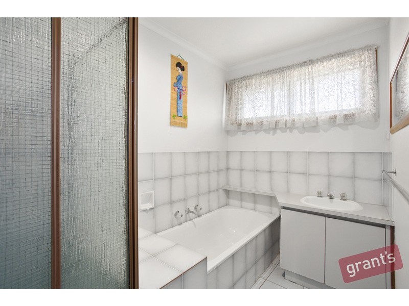 16 Springfield Drive, Narre Warren VIC 3805