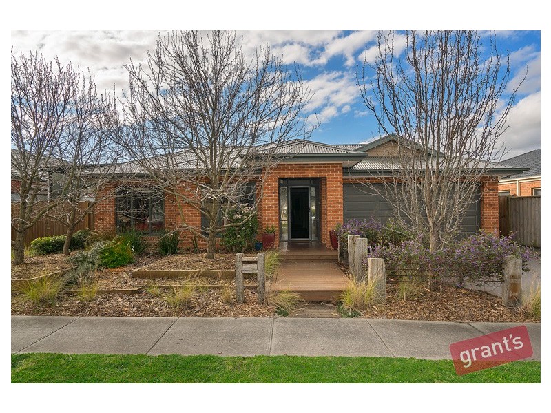 77 Bluemist Circuit, Lyndhurst VIC 3975
