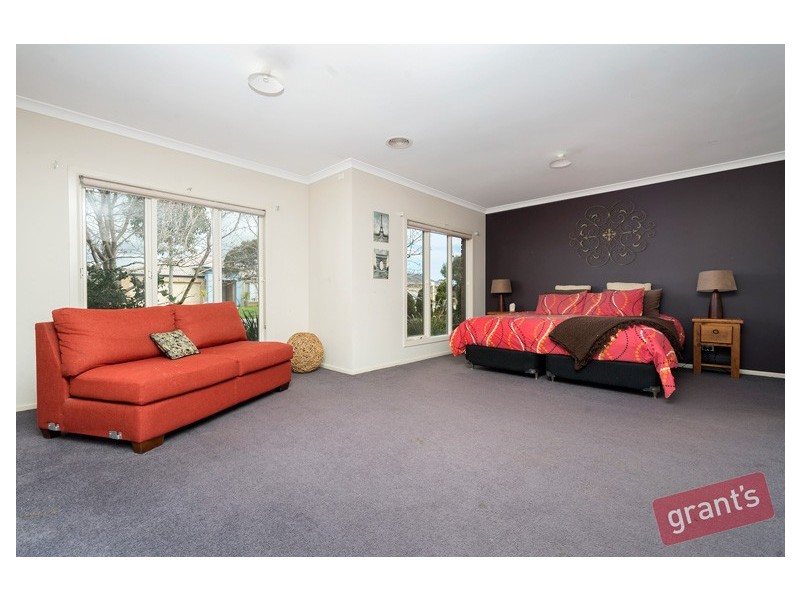 77 Bluemist Circuit, Lyndhurst VIC 3975