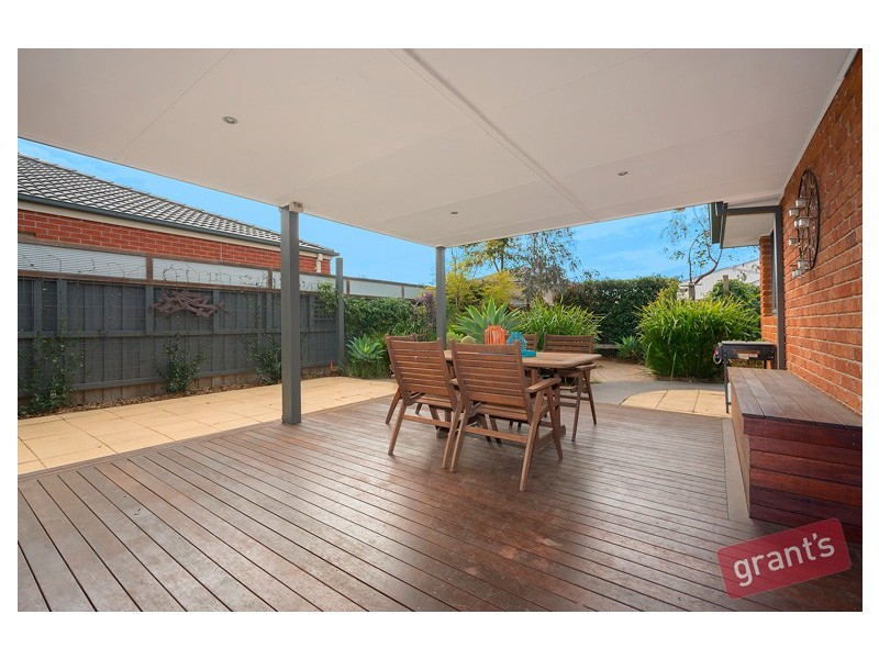 77 Bluemist Circuit, Lyndhurst VIC 3975