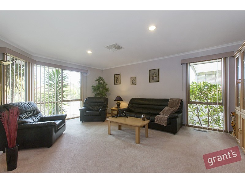 2 Jolimont Place, Narre Warren VIC 3805