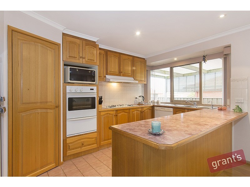 2 Jolimont Place, Narre Warren VIC 3805