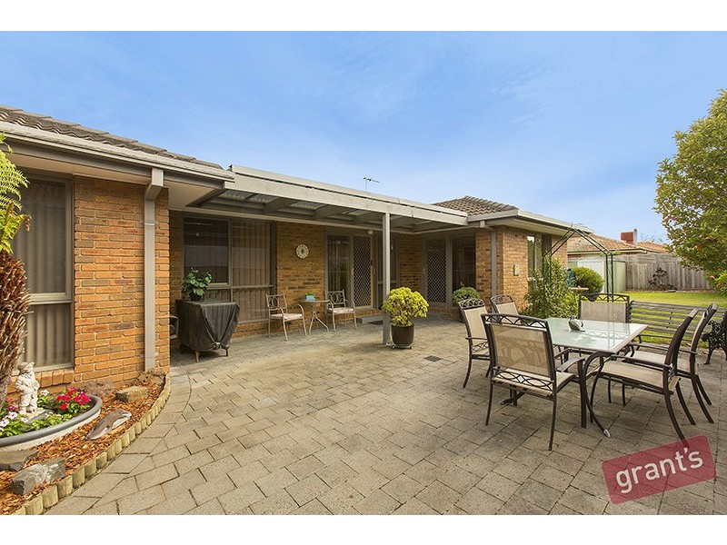 2 Jolimont Place, Narre Warren VIC 3805