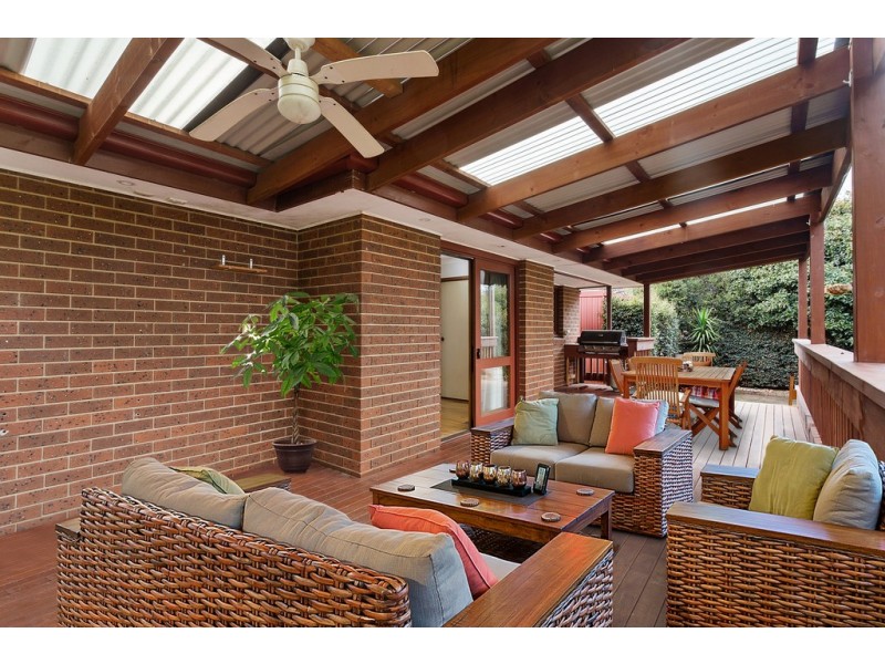 8 Barondi Avenue, Narre Warren VIC 3805