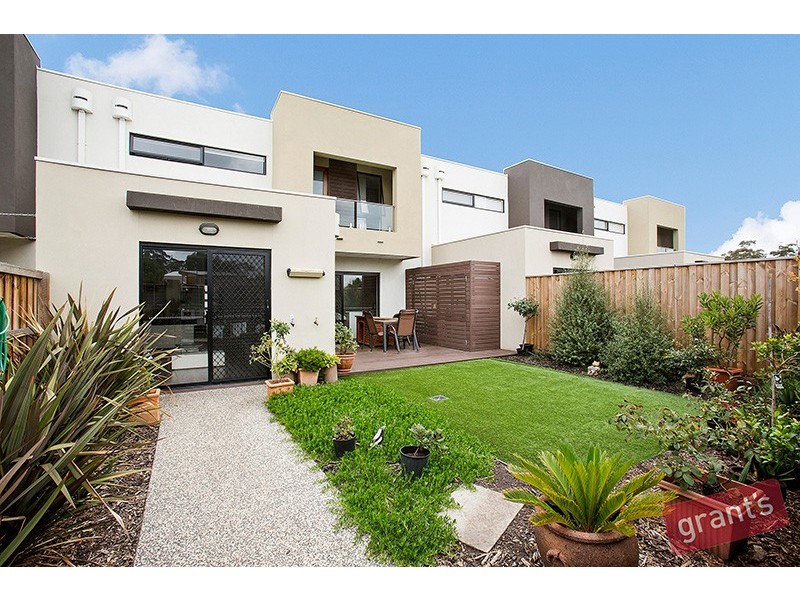 6 Old Trafford Way, Officer VIC 3809