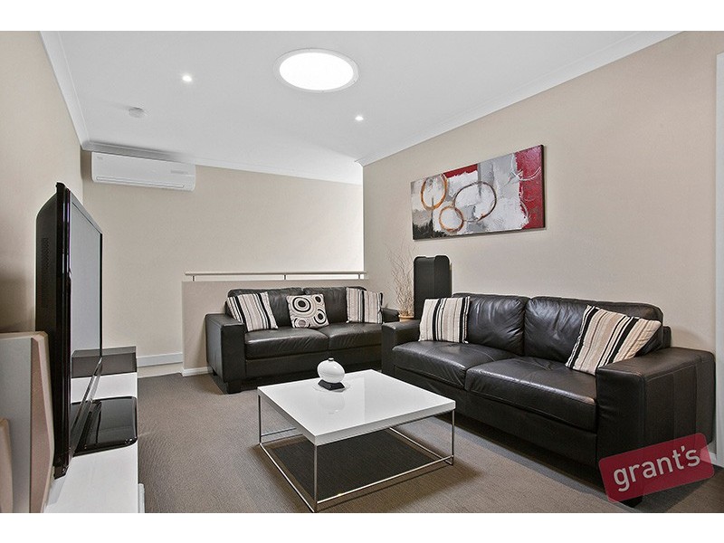 6 Old Trafford Way, Officer VIC 3809