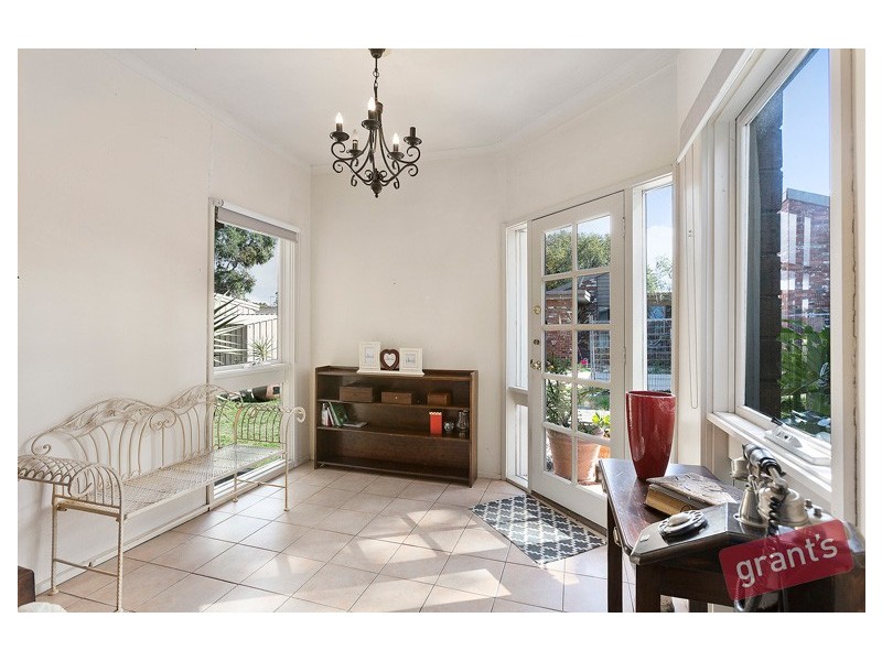 12 Earlston Square, Berwick VIC 3806