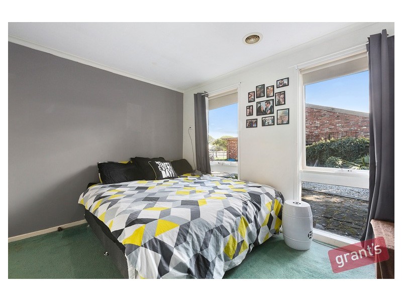 12 Earlston Square, Berwick VIC 3806