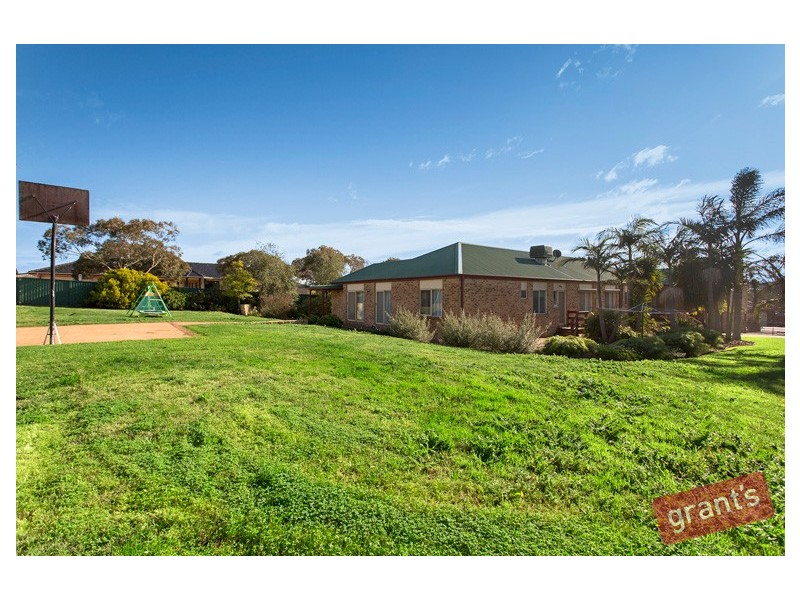 1 Rustic Rise, Narre Warren North VIC 3804