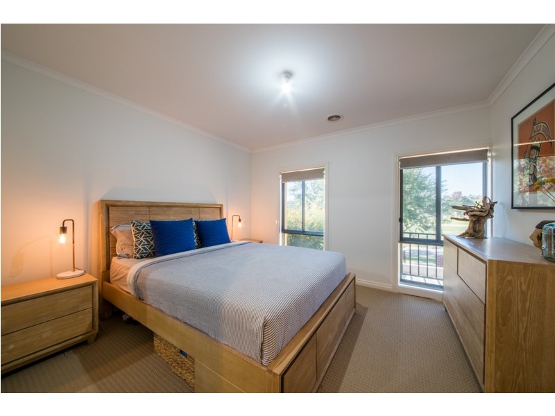 5 Normanton Place, Berwick VIC 3806