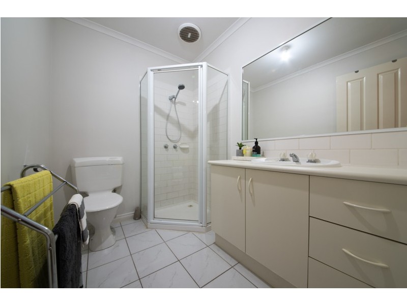 5 Normanton Place, Berwick VIC 3806