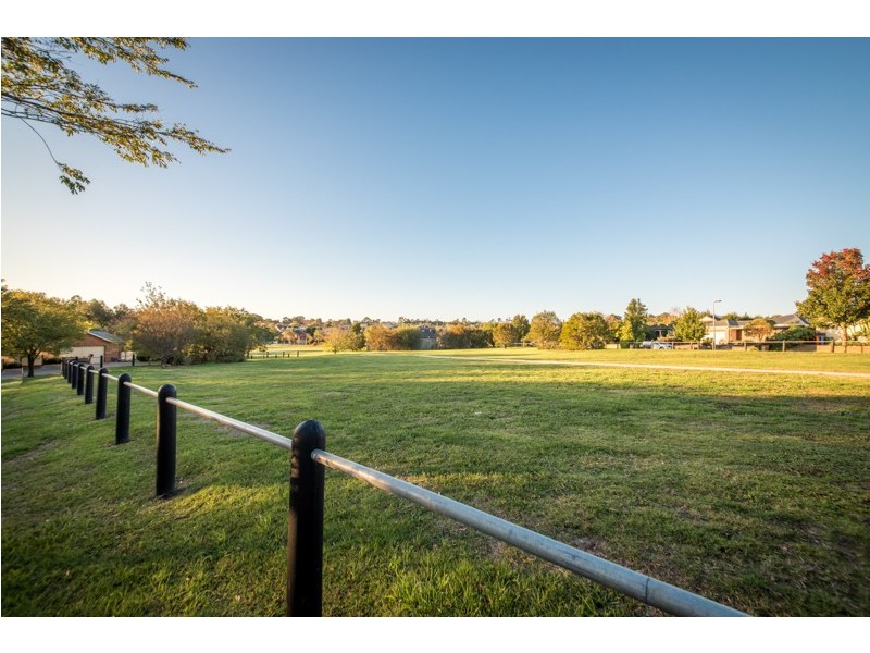 5 Normanton Place, Berwick VIC 3806