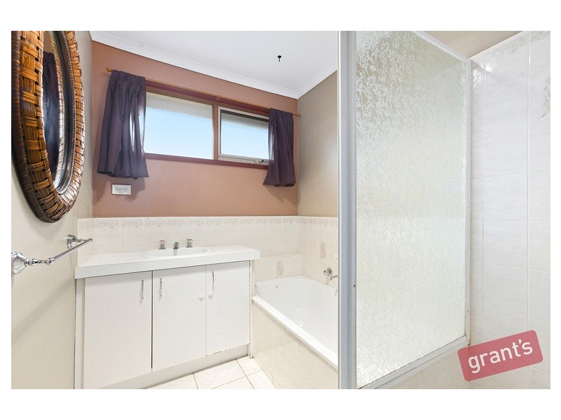 5 Garnet Close, Narre Warren VIC 3805