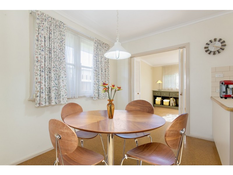 5 Lee Avenue, Springvale VIC 3171