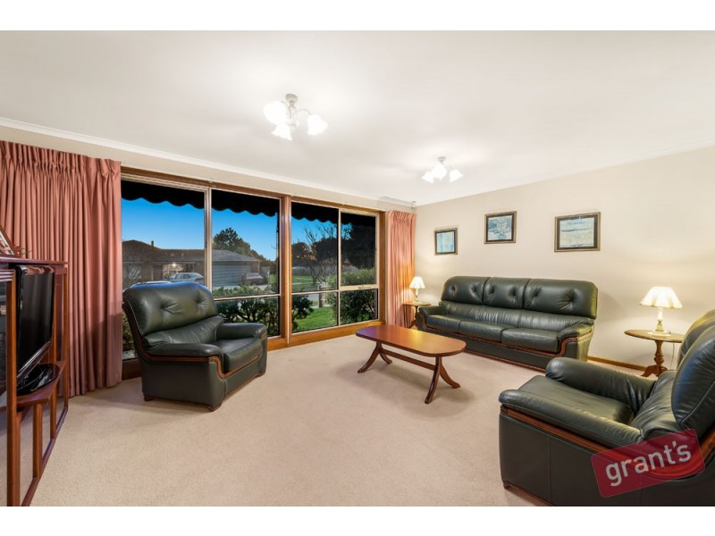 6 Cottswold Avenue, Narre Warren VIC 3805