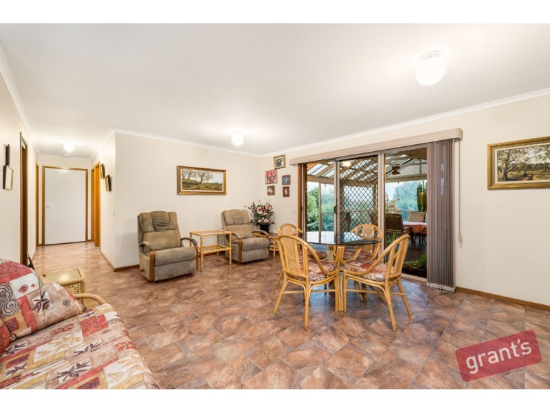 6 Cottswold Avenue, Narre Warren VIC 3805