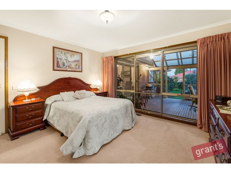 6 Cottswold Avenue, Narre Warren VIC 3805