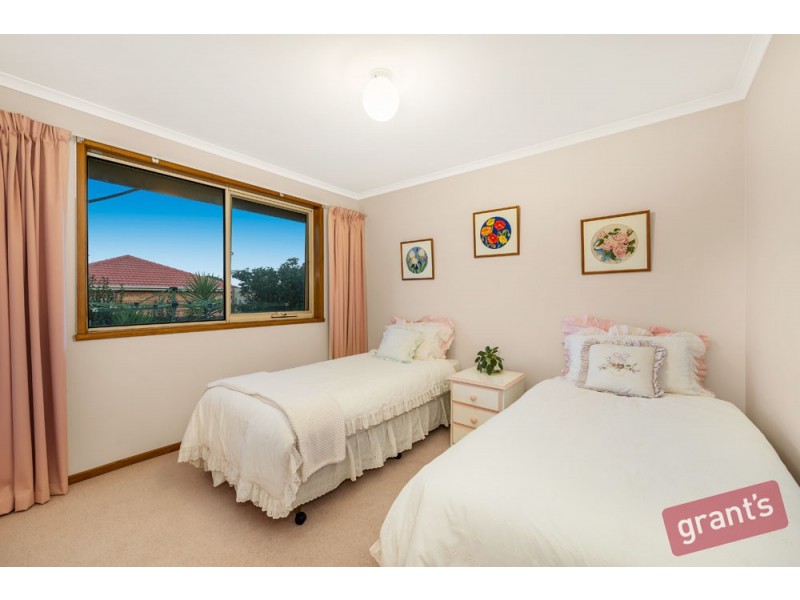 6 Cottswold Avenue, Narre Warren VIC 3805