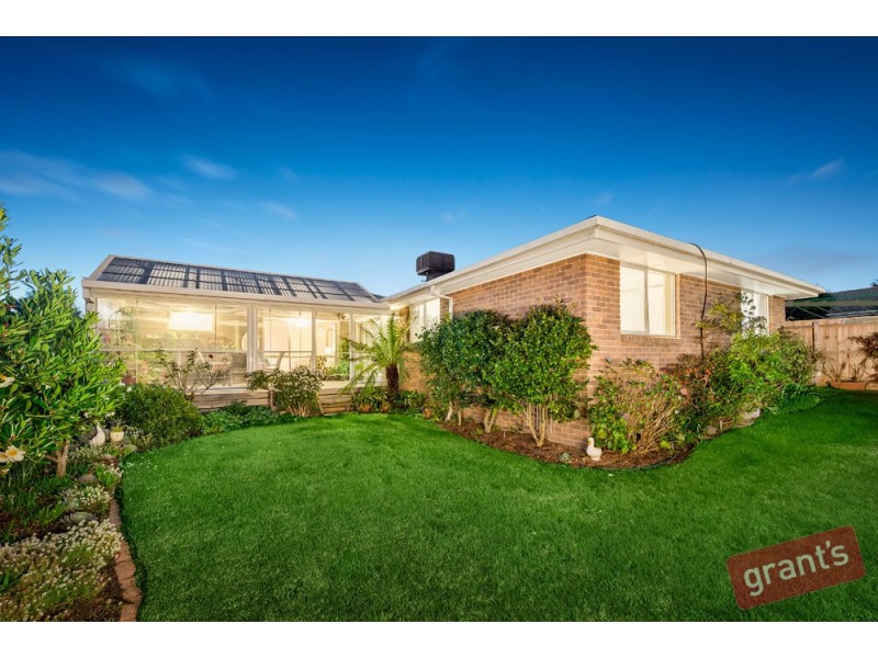 6 Cottswold Avenue, Narre Warren VIC 3805