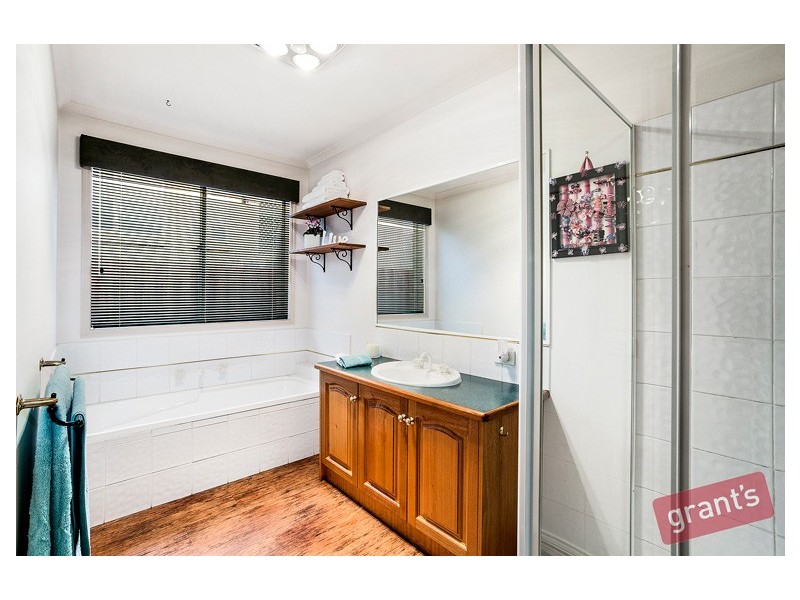 25 Browtop Road, Narre Warren VIC 3805