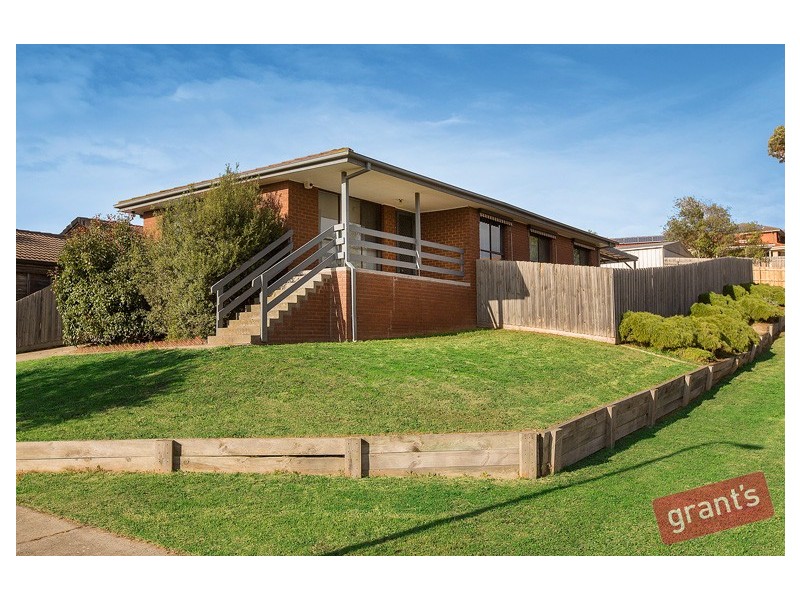 44 Willow Drive, Hampton Park VIC 3976