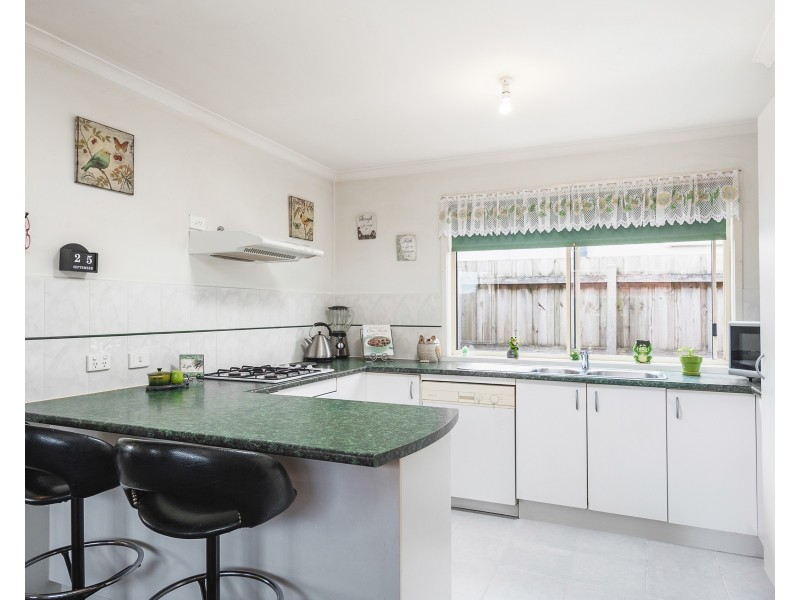 11 Menindee Terrace, Narre Warren South VIC 3805