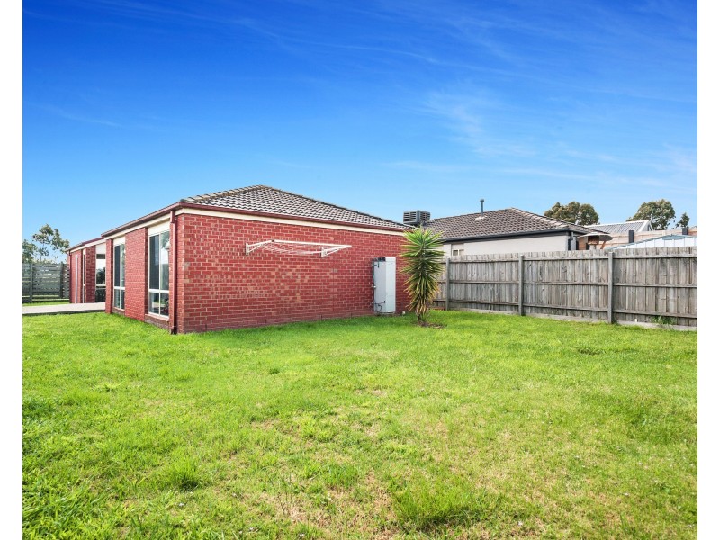 11 Menindee Terrace, Narre Warren South VIC 3805