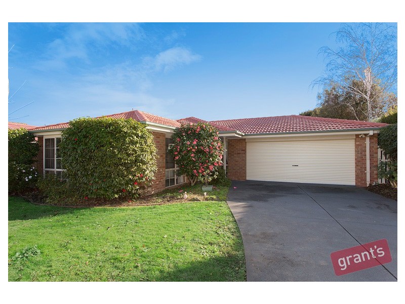 2 Kendall Drive, Narre Warren VIC 3805