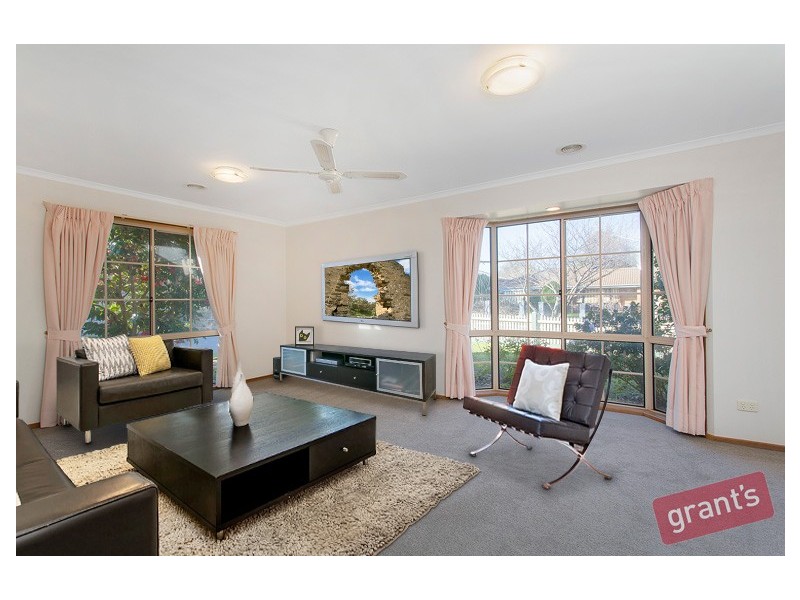 2 Kendall Drive, Narre Warren VIC 3805