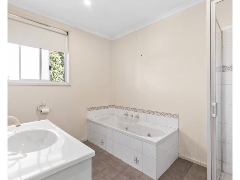 142 Karingal Drive, Frankston VIC 3199