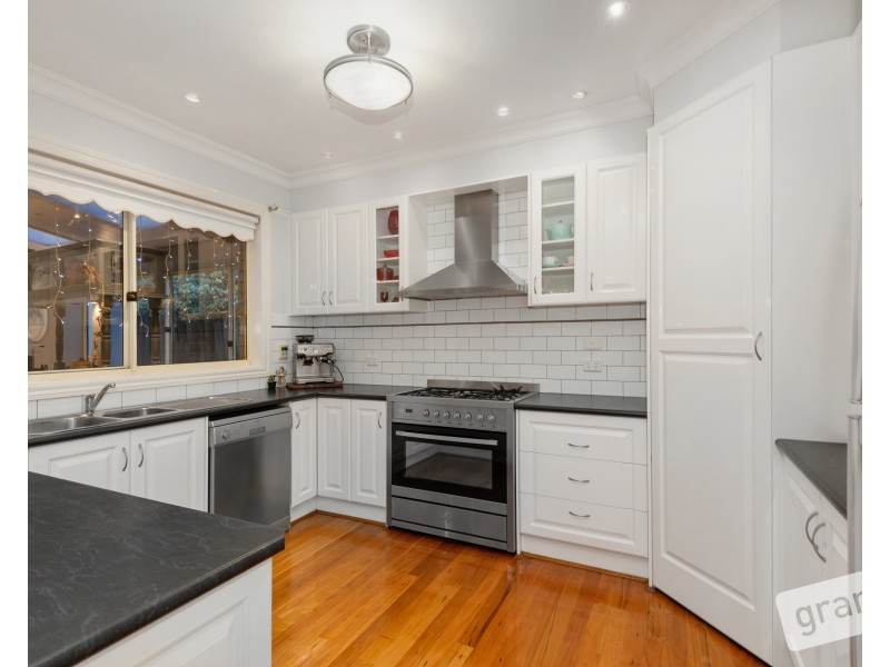 44 Moondarra Drive, Berwick VIC 3806