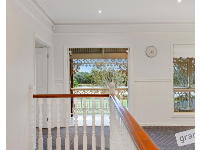 44 Moondarra Drive, Berwick VIC 3806