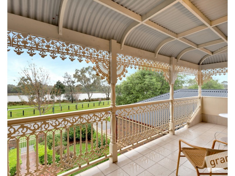 44 Moondarra Drive, Berwick VIC 3806