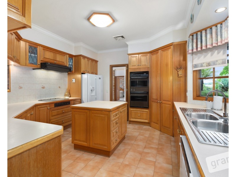 79 Ebeli Close, Narre Warren North VIC 3804