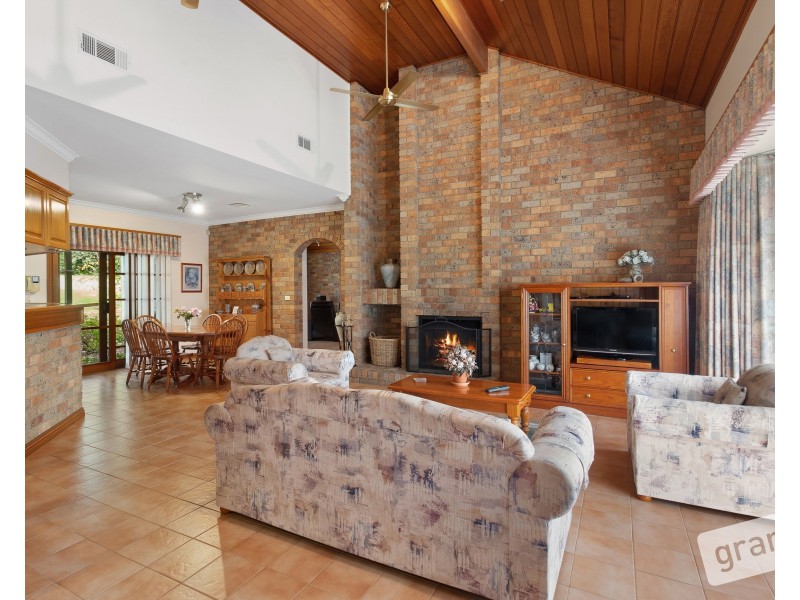 79 Ebeli Close, Narre Warren North VIC 3804