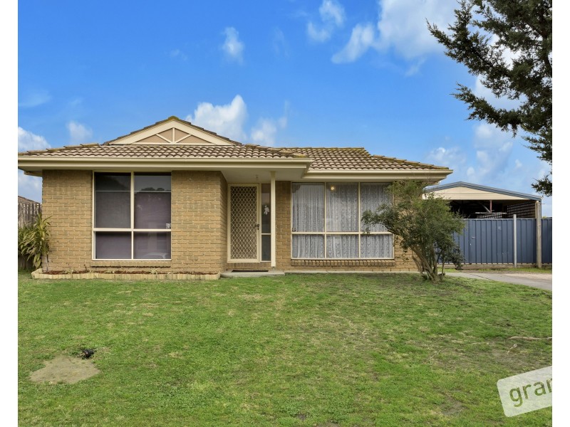 8 Forsyth Court, Cranbourne North VIC 3977