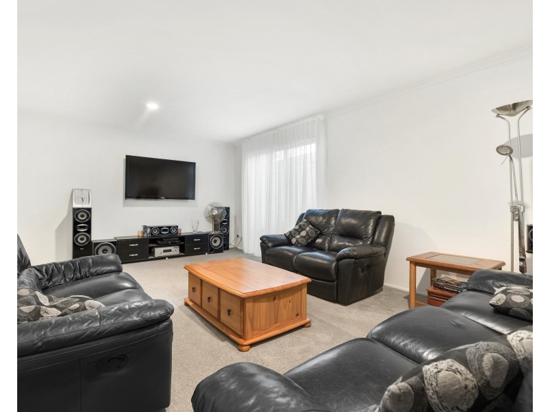 44 Lake View Drive, Narre Warren South VIC 3805