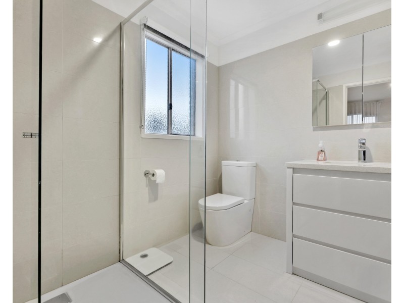 44 Lake View Drive, Narre Warren South VIC 3805