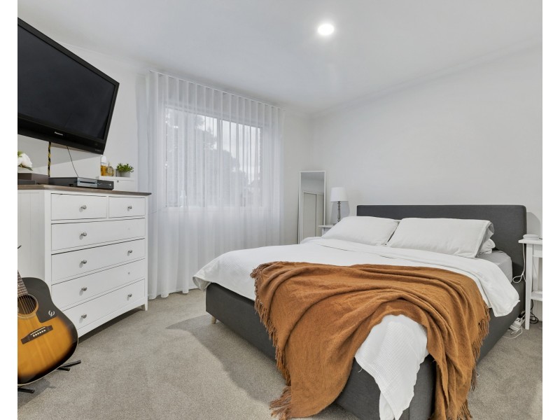 44 Lake View Drive, Narre Warren South VIC 3805