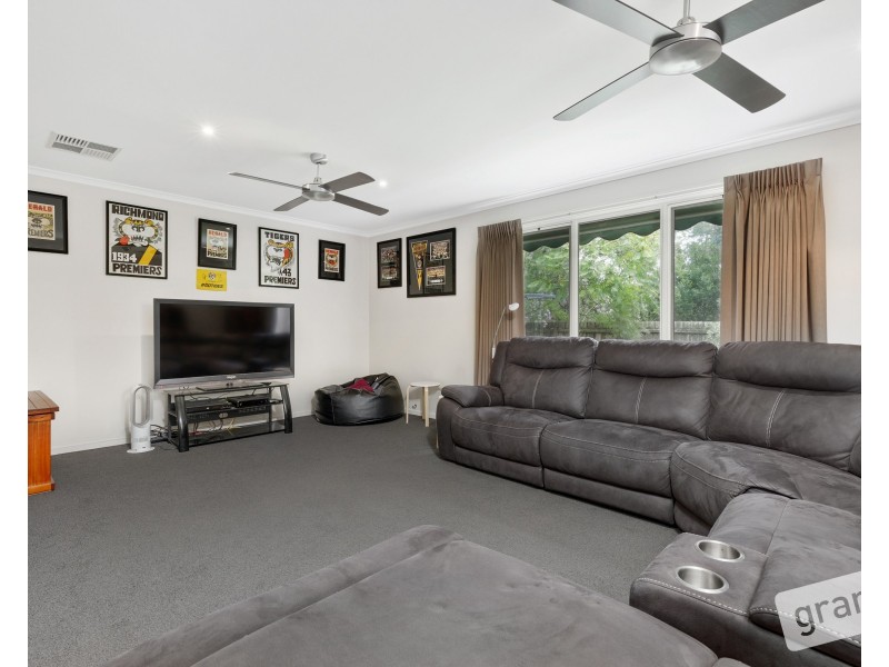 34 Willslie Crescent, Berwick VIC 3806