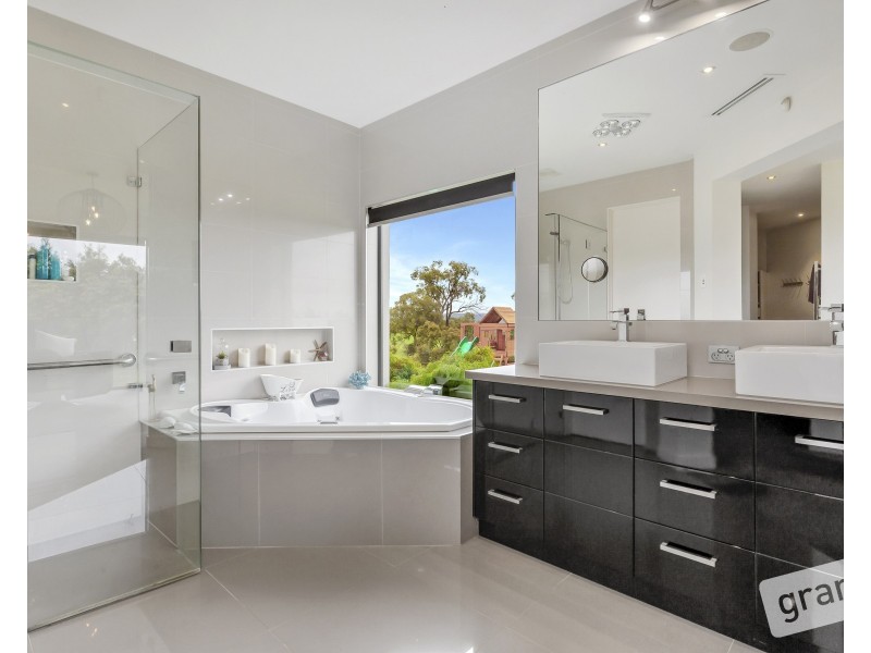 45 Bayard Drive, Pakenham Upper VIC 3810