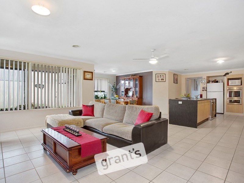 4 Camelia Way, Pakenham VIC 3810