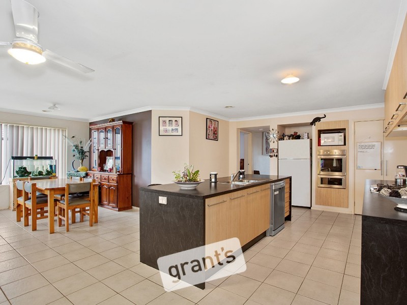 4 Camelia Way, Pakenham VIC 3810