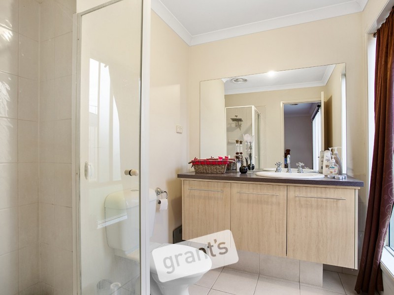 4 Camelia Way, Pakenham VIC 3810