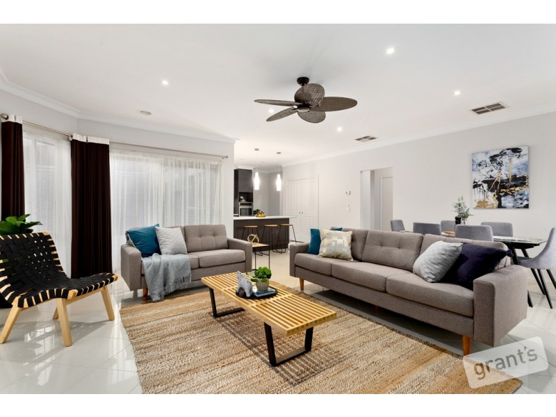 10 Cathedral Close, Pakenham VIC 3810